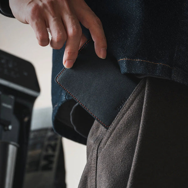 VW145 - Leather Bifold Card Holder